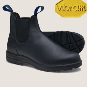 SOLD || New without box Blundstone #2241